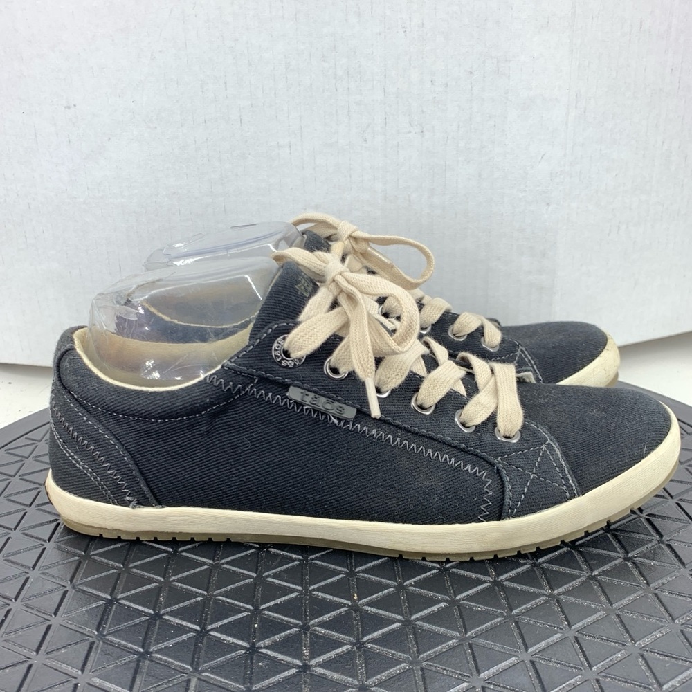 Taos Footwear Charcoal and Beige Sneakers